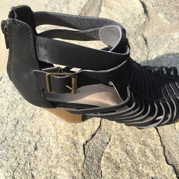 QUPID 10 Chamber 23 heeled zipper bootie Black Sandals - Picture 11 of 14